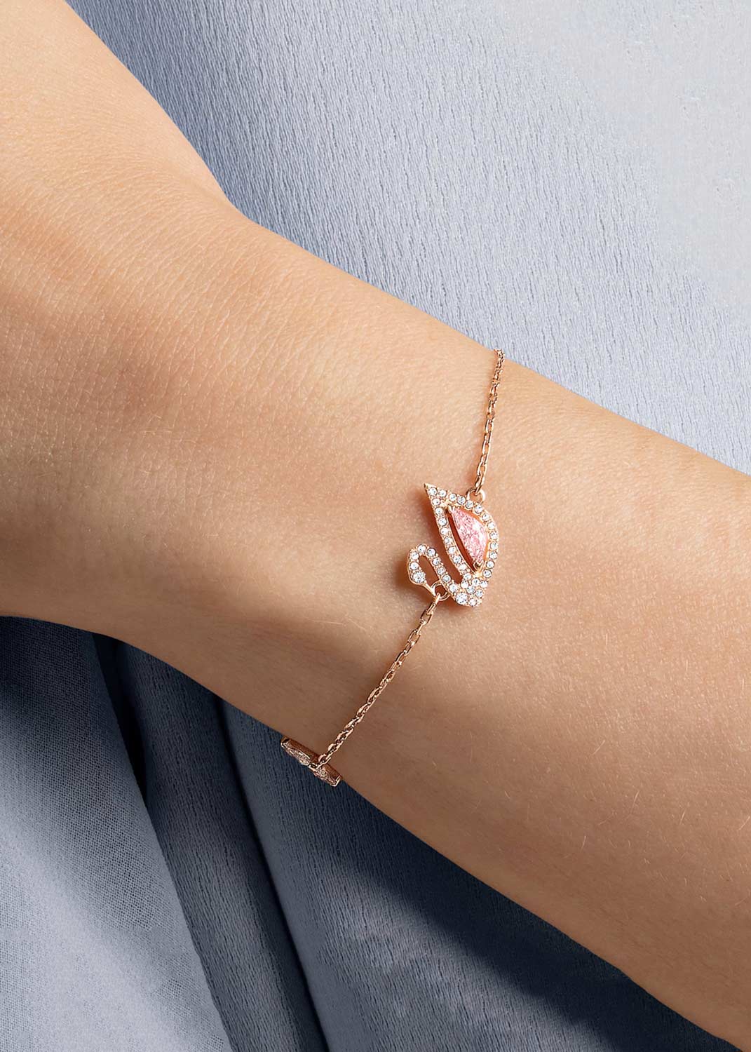 Браслет цепь ''Лебедь'' Swarovski Swan 5472271 (M) Браслет цепь ''Лебедь'' Swarovski Swan 5472271 (M)