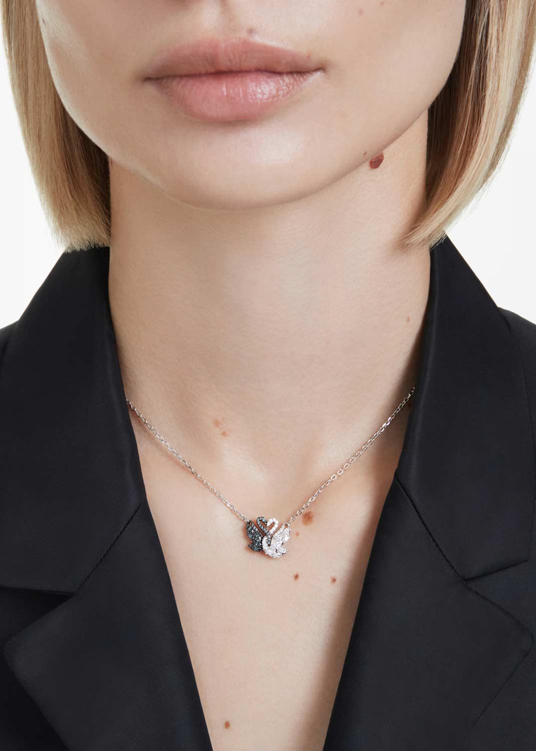 Кулон на цепочке Swarovski Swan 5705721 Кулон на цепочке Swarovski Swan 5705721
