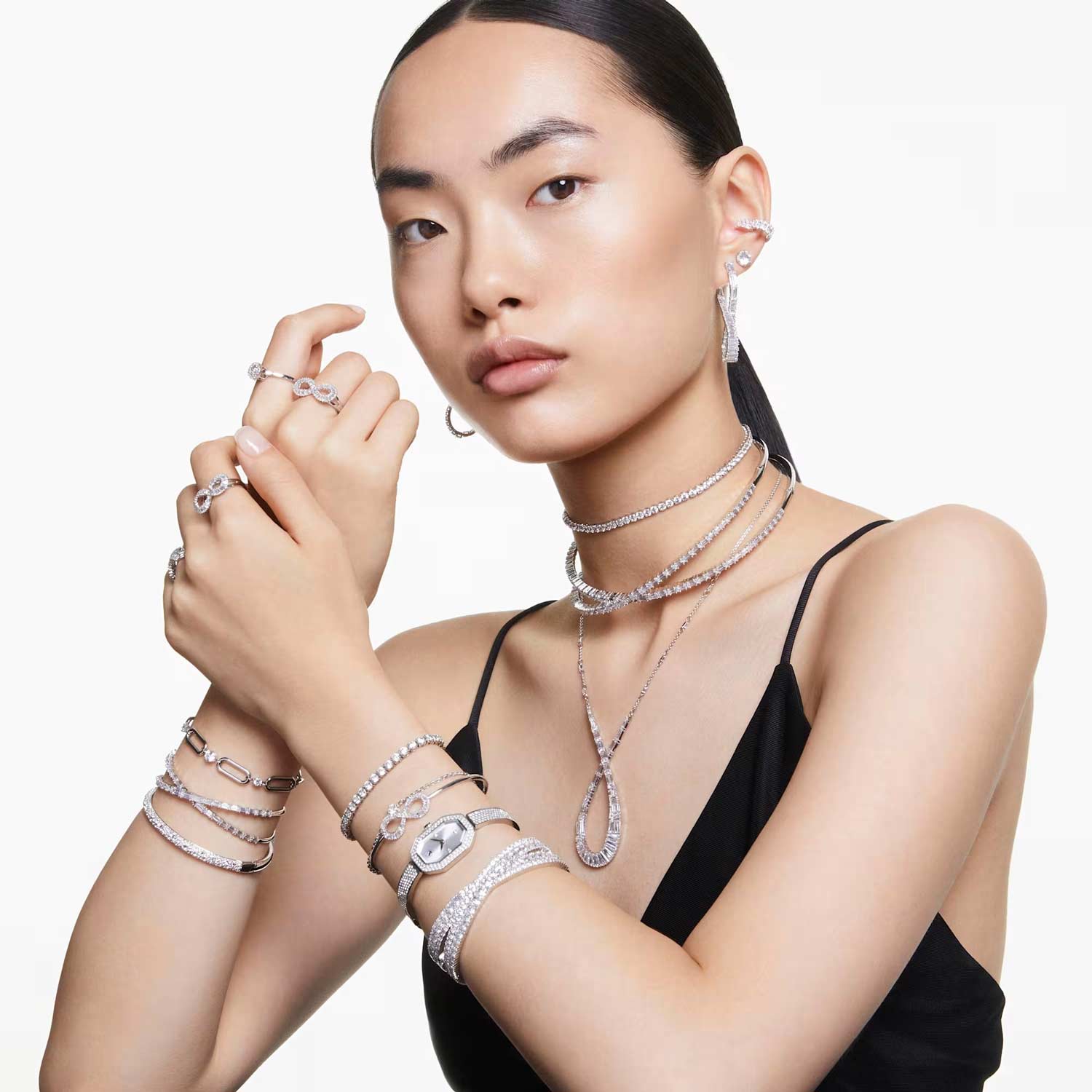 Жесткий браслет Swarovski Hyperbola 5680269