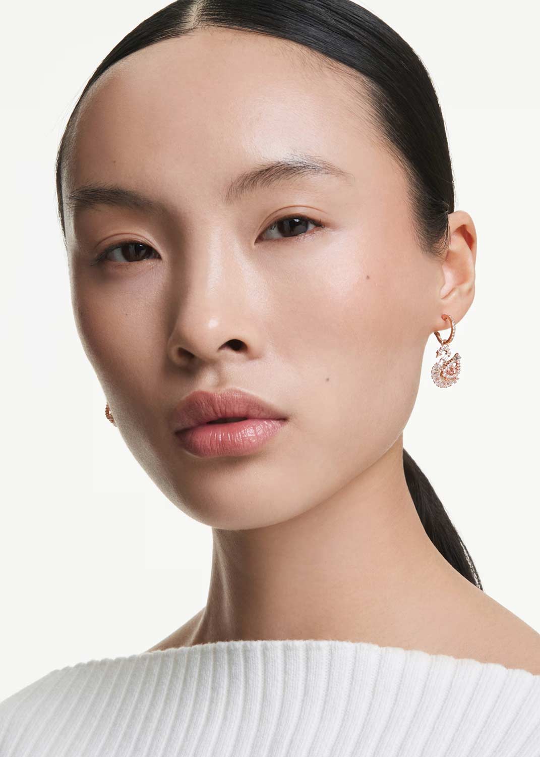 Серьги с подвесками Swarovski Swan 5732415 Серьги с подвесками Swarovski Swan 5732415
