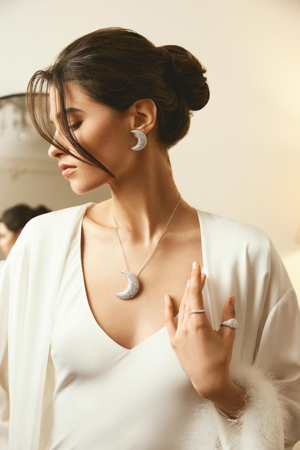 Подвеска Swarovski Luna 5666181 Подвеска Swarovski Luna 5666181